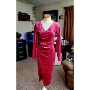 NWOT CHIC ME FUSCHIA VELOUR WOMENS DRESS